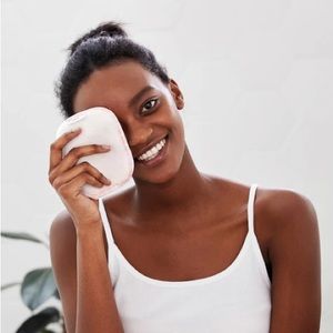 reusable make-up removers of 100% recycled material-Oprah’s fav things 2022-NWT